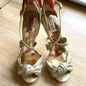 Badgley Mischka size 7 gold/champagne platform heels